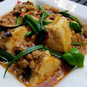 Cách làm đậu hũ non sốt thịt bằm lá tỏi