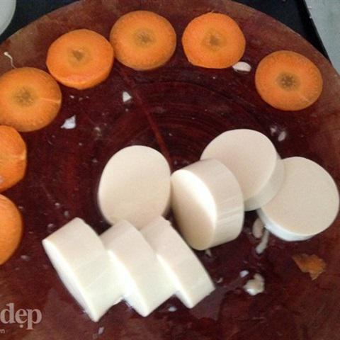 Cách làm đậu hũ non trứng cút hấp nước tương