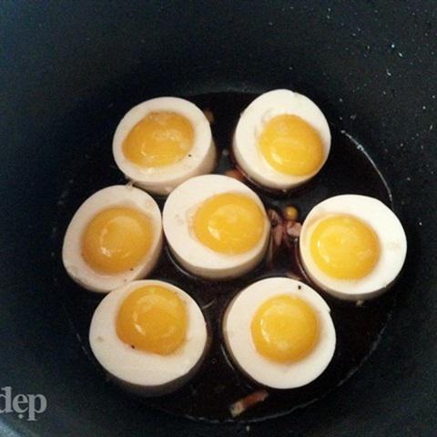 Cách làm đậu hũ non trứng cút hấp nước tương