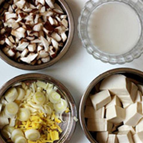 Cách làm đậu hũ sốt nấm hương