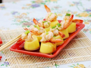 Đậu hũ trứng, tôm hấp nước tương