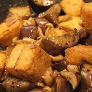 Cách làm đậu hũ xào cà tím và nấm