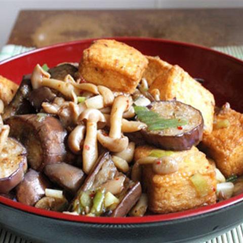 Cách làm đậu hũ xào cà tím và nấm