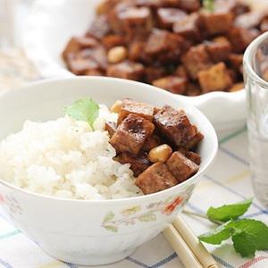 Cách làm đậu hũ xào đậu phộng