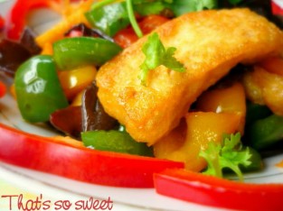 Đậu hũ xào nấm mèo, ớt Đà Lạt