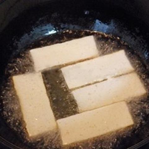 Cách làm đậu hũ xào nấm, ớt chuông