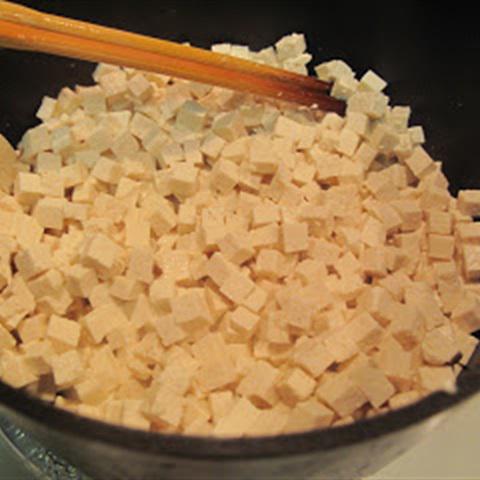 Cách làm đậu hũ xào sả ớt