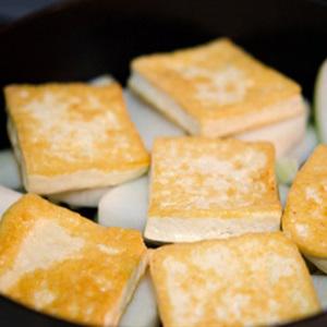 Cách làm đậu kho củ cải và tôm