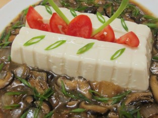 Đậu mơ sốt nấm tương bần