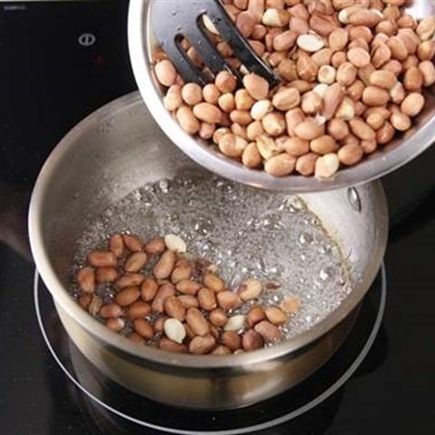 Cách làm đậu phộng bọc đường