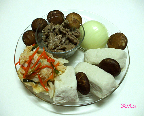 Đậu phụ xốt kim chi, thịt bò