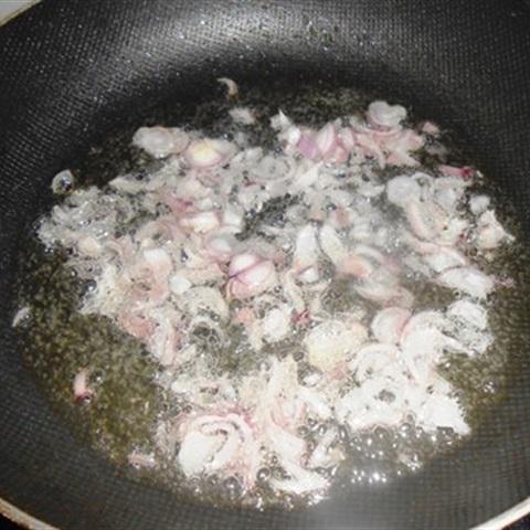 Cách làm đậu que xào nấm rơm