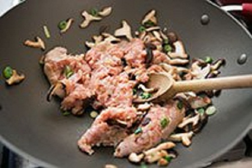 Đẹp da, bổ thận với các món ăn từ đuôi lợn