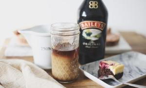 Đẹp mắt, ngon miệng với salad tôm hùm rau diếp xoăn Bỉ