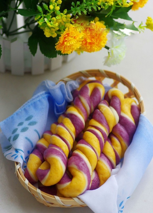 Độc đáo cách làm nem gà lụi thơm lừng, hấp dẫn đổi gió ngày cuối tuần