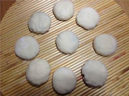 Độc đáo món gà xào nấm hương với xoài chín cuộn xà lách