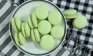 Độc đáo với bánh rán Doremon nhân khoai lang tím bắt mắt, mềm mịn như kem