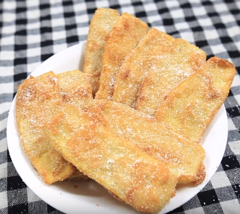 Đổi gió cho bữa cơm nhà với cá kho sung dân dã, ngon đậm đà lại không bị tanh