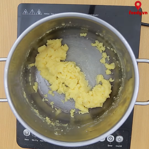 Đổi gió cho bữa cơm nhà với gà om hành tây mới lạ, cực hấp dẫn