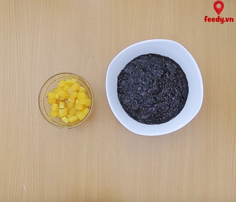 Đổi gió cho bữa cơm nhà với món bí non nhồi thịt hấp nguyên quả