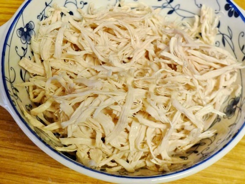 Đổi gió cho bữa sáng với bánh đúc lá dứa dẻo thơm ngon chưa từng thấy