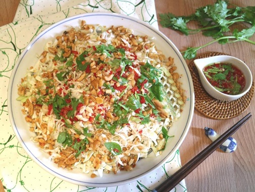 Đổi gió cho bữa sáng với bánh đúc lá dứa dẻo thơm ngon chưa từng thấy