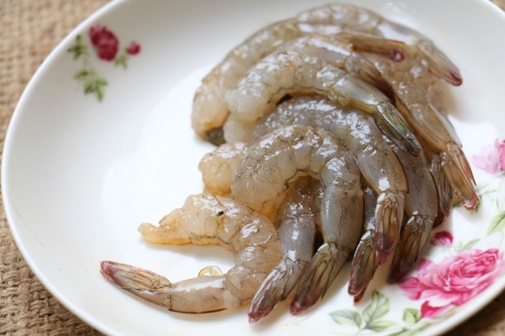 "Đổi gió" với bánh dâu tây hình ông già Noel cực dễ thương