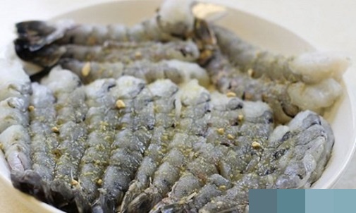 "Đổi gió" với bánh dâu tây hình ông già Noel cực dễ thương