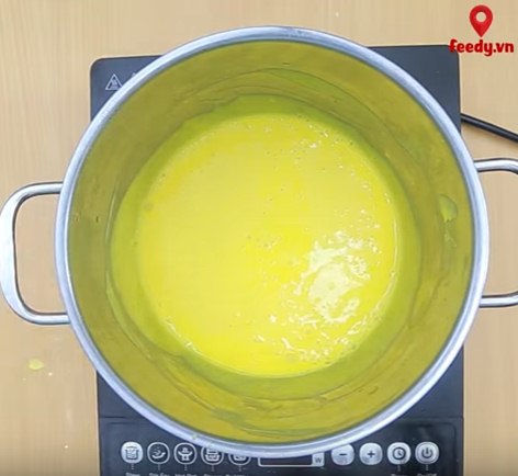 Đổi gió với cá cơm rán giòn sốt cay thơm bùi cực đưa cơm