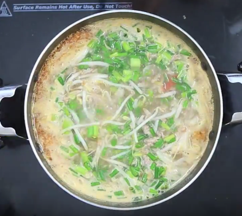 Đổi gió với cá cơm sốt me cay dịu, thơm bùi cực đưa cơm