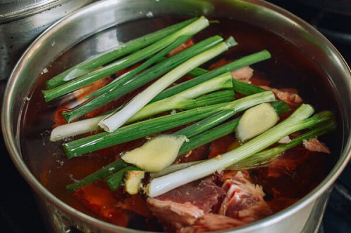 Đổi gió với món bí nướng cuộn sốt atiso phomai cho ngày cuối tuần