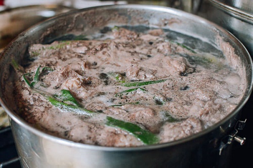 Đổi gió với món bí nướng cuộn sốt atiso phomai cho ngày cuối tuần