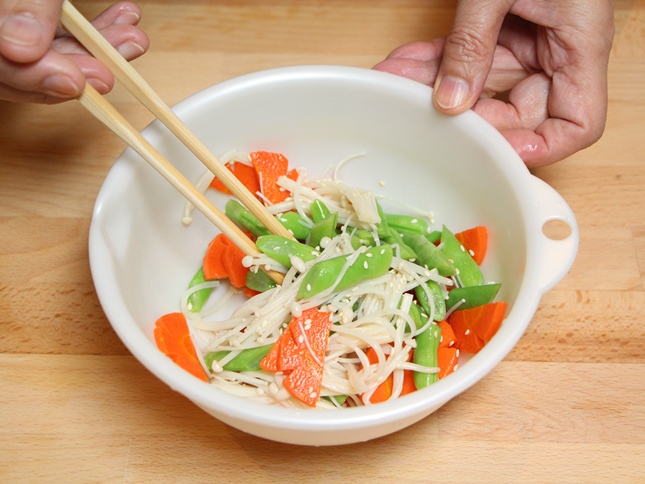 Đổi gió với nấm kim châm hấp cay nồng, bổ dưỡng