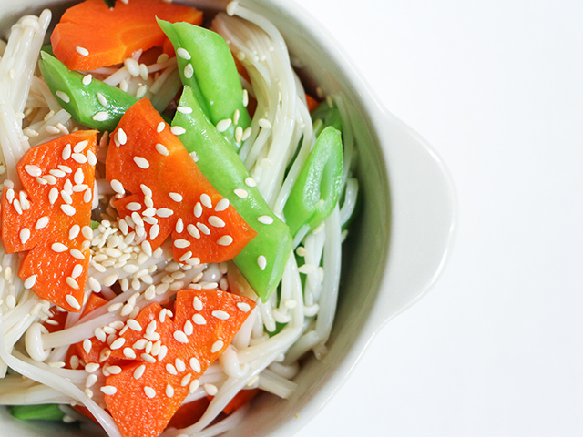 Đổi gió với nấm kim châm hấp cay nồng, bổ dưỡng