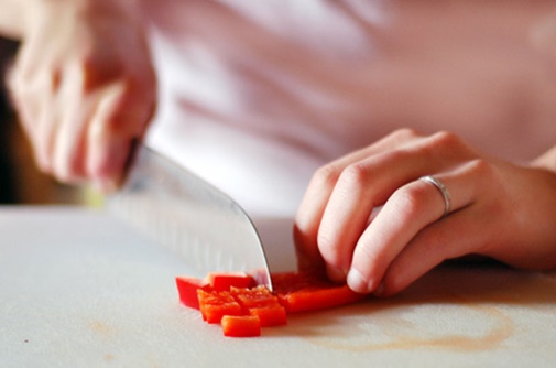 Đổi gió với nộm ổi tai heo chua ngọt, cả nhà gắp không ngừng đũa