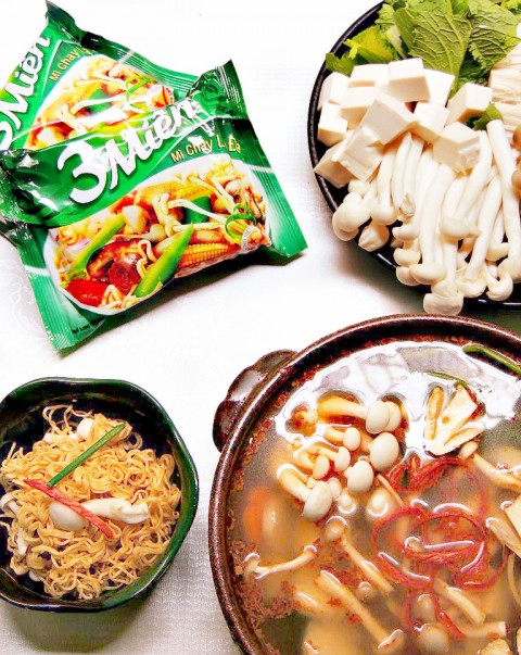 Đổi món với lẩu vịt om sấu