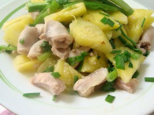 Dồi trường xào thơm