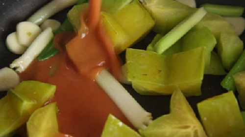 Đổi vị với cách làm nem chua bò kiểu mới ngon tuyệt, không bao giờ lo nhớt