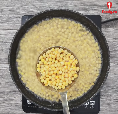 Đổi vị với cơm lá nho cuốn thịt ăn hoài không chán