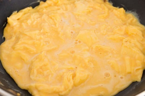 Đổi vị với style migas  bánh mì vụn thơm nức đầy quyến rũ đến từ Tây Ban Nha