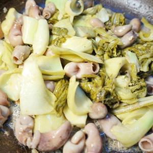 Cách làm dưa cải chua xào bao tử cá