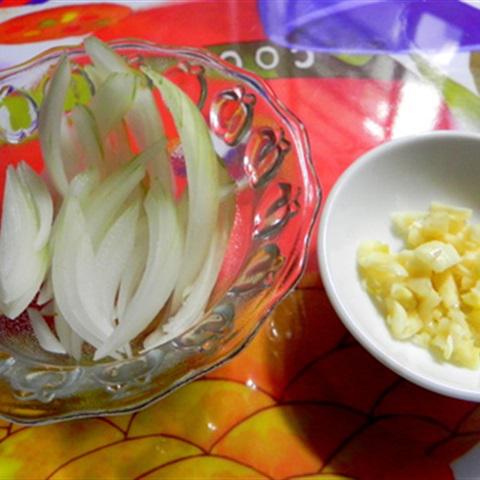 Cách làm dưa cải chua xào nghêu