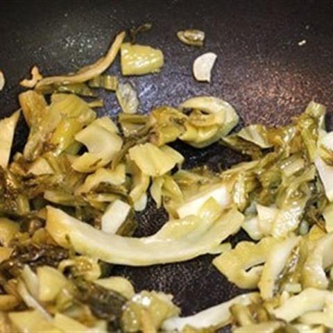 Cách làm dưa cải chua xào trứng