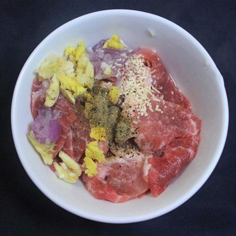 Cách làm dưa chua xào thịt heo