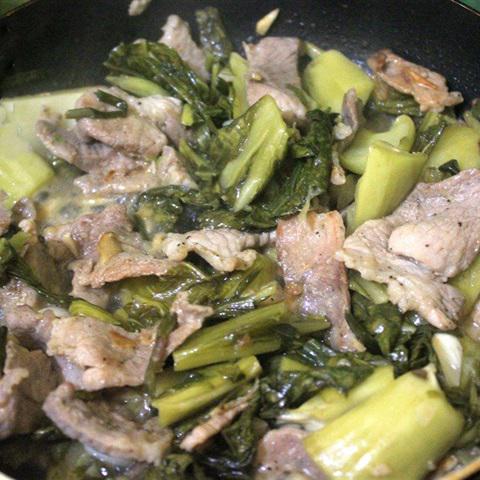 Cách làm dưa chua xào thịt heo