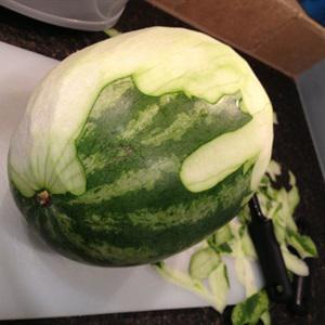 Cách làm dưa hấu halloween