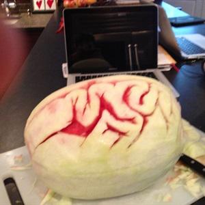 Cách làm dưa hấu halloween