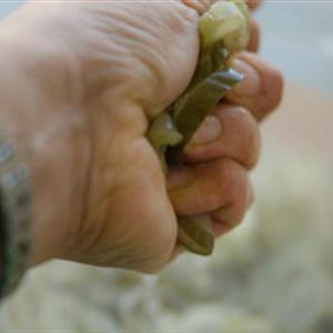 Cách làm dưa leo muối trộn cay