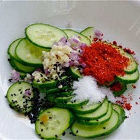 Cách làm dưa leo trộn cay