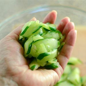 Cách làm dưa leo xào thịt bò